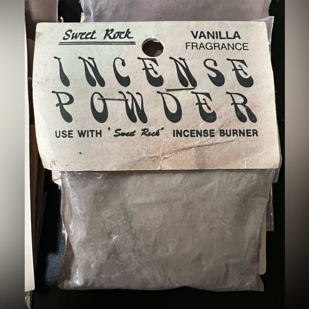 Sweet Rock NEW 7 packages of incense powder vanilla
This is a lot of 7 packs.